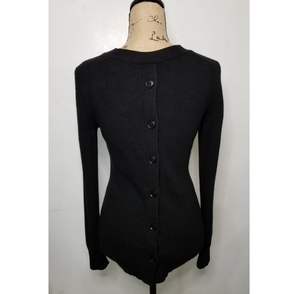 BANANA REPUBLIC ITALIAN YARN V-NECK SWEATER - Picture 2 of 11